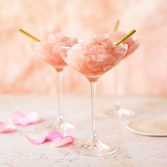 Frosé cocktails in champagne coupes 