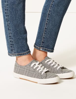 m and m womens trainers