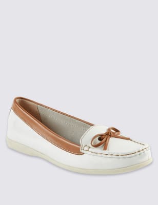 m&s boat shoes ladies