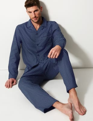 mens pyjamas and dressing gowns