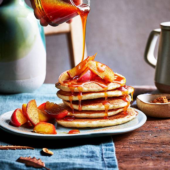 Pumpkin-spiced pancakes with sticky apples