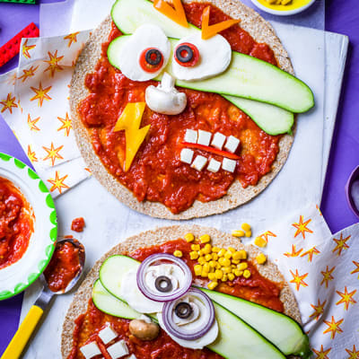 Tortilla pizza faces