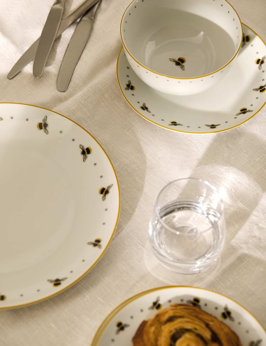 12 Piece Bee Dinner Set 3 of 7