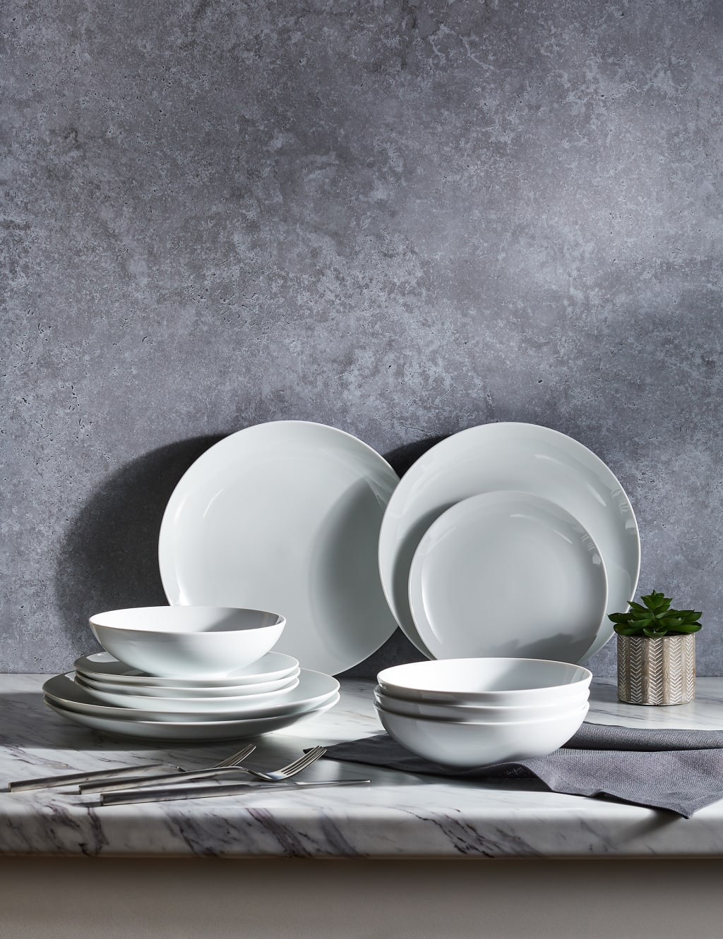 Black & white dinnerware sets online