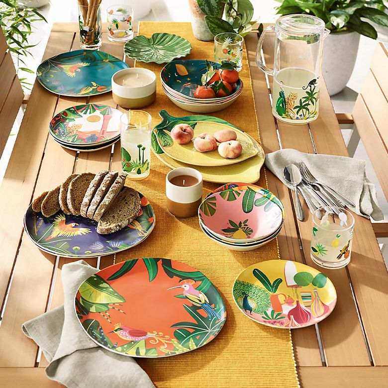 Picnic Sets To Make Outdoor Dining Feel, Outdoor Dining Dinnerware