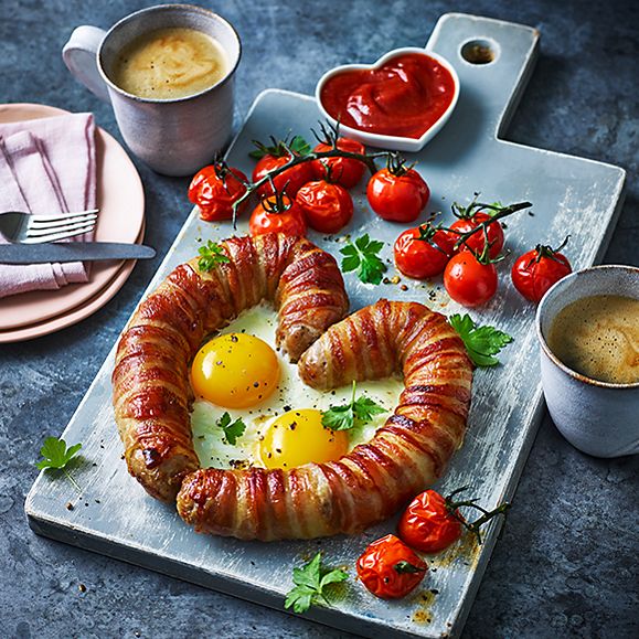 Love sausage with fried eggs and tomatoes