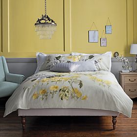  Bed with printed duvet cover