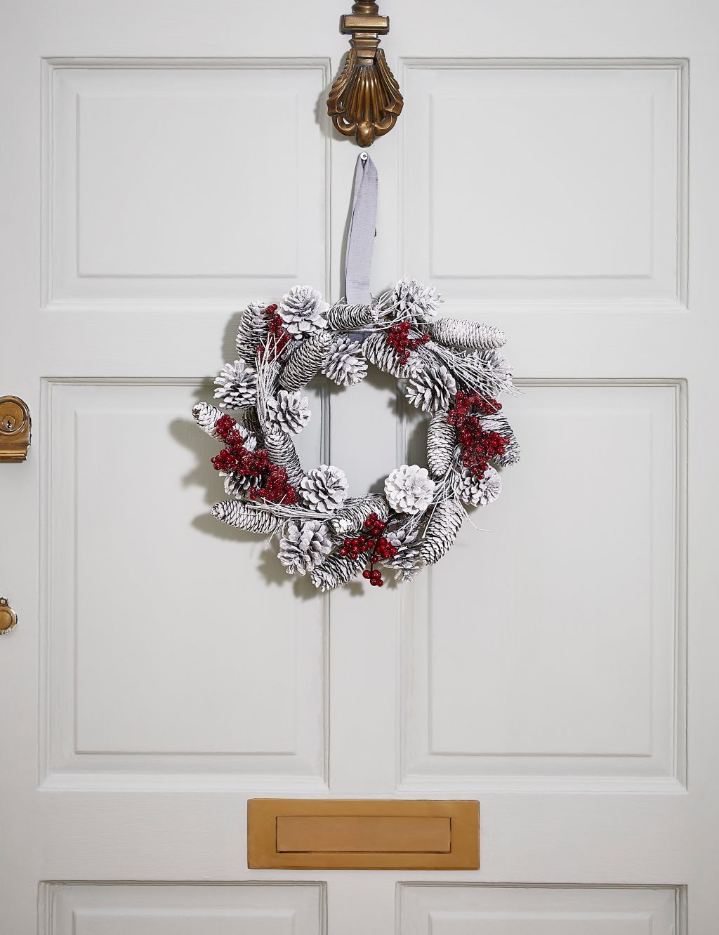 13inch Snowy Pinecone Wreath 3 of 5