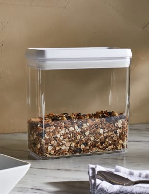 2.7L Rectangular Flip-Tight Food Storage Image 1 of 1