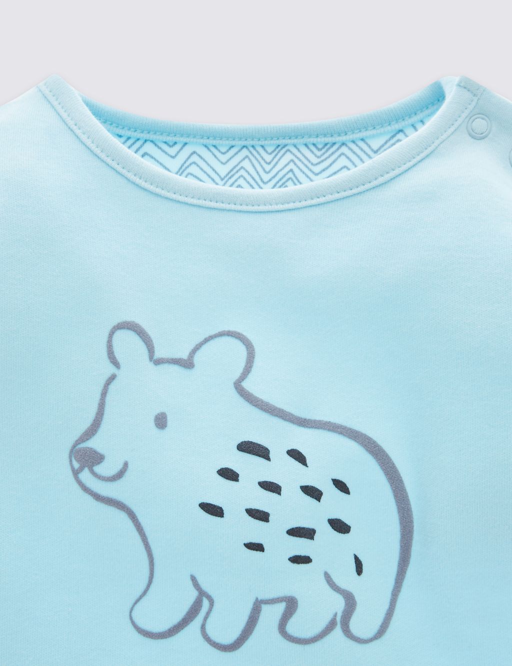 2 Piece Unisex Bear T-Shirt & Joggers Outfit 2 of 5