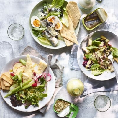 https://asset1.cxnmarksandspencer.com/is/image/mands/20200622_EP_salad_new_Hero?$Style_living_700x700_IPAD$