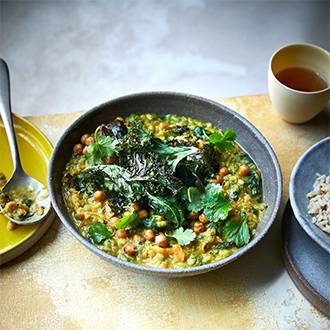 Warming dahl with crispy kale and chickpeas