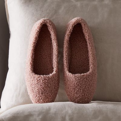 Update Your Lounge Look with Ladies' Slippers