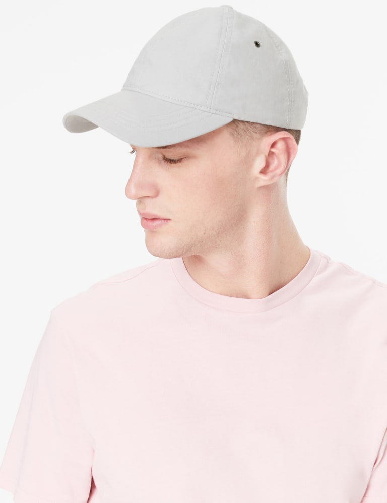 M and s caps outlet
