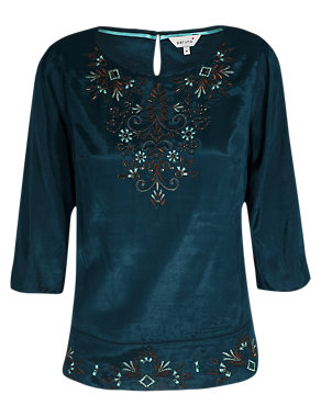 3/4 Sleeve Embroidered Shell Blouse Image 2 of 7