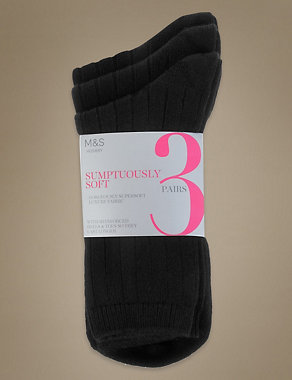 3 Pair Pack Heavy Weight Supersoft Ankle High Socks Image 2 of 3
