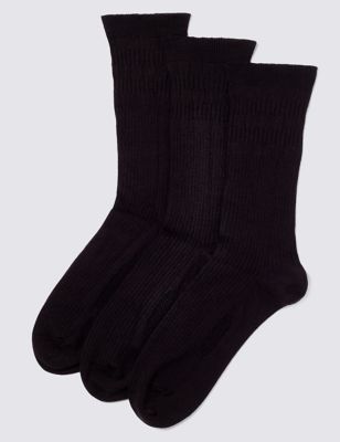 3 Pairs of Freshfeet™ Easy Grip Thermal Socks Image 1 of 2