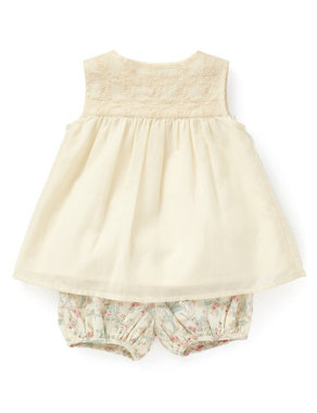 3 Piece Floral Top, Bloomer Shorts Outfit with Hat Image 2 of 3