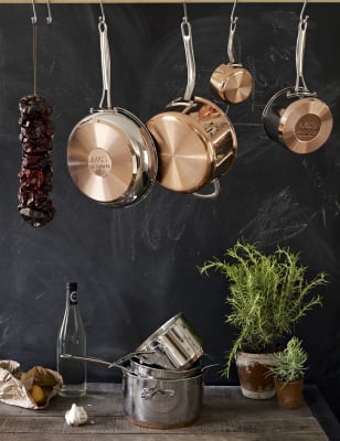 https://asset1.cxnmarksandspencer.com/is/image/mands/3-Piece-Stainless-Steel-Copper-Base-Saucepan-Set-4/CP_05_T34_0118C_XX_X_EC_7?$PDP_IMAGEGRID_1_LG$