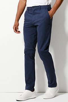Man wearing slim chinos