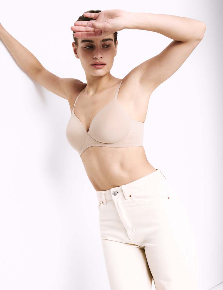 Marks & Spencer Shape Define™ Non Wired Full Cup T-Shirt Bra T333024WHITE  (34B) : : Fashion