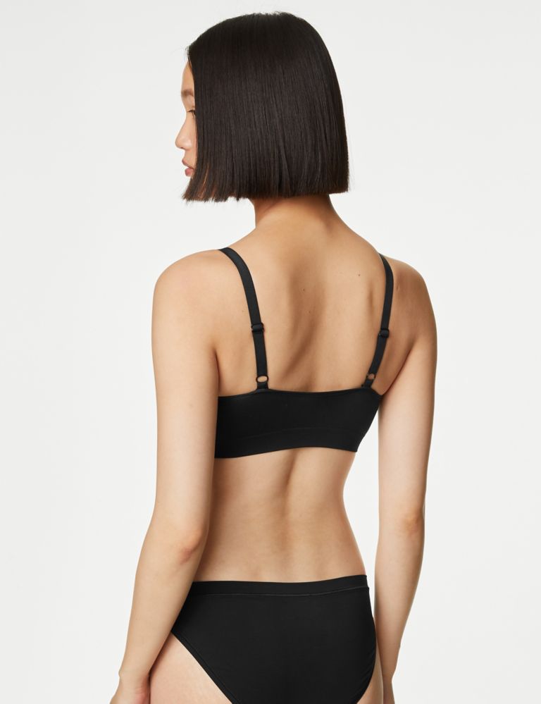 https://asset1.cxnmarksandspencer.com/is/image/mands/3pk-Seamless-Non-Wired-Bralettes/SD_02_T33_7029_Y4_X_EC_2?%24PDP_IMAGEGRID%24=&wid=768&qlt=80