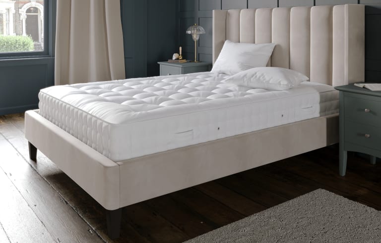 4400 Luxury British Wool Pocket Spring Medium Mattress 3 of 5