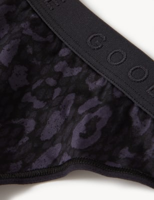 4pk No VPL Thongs Image 2 of 3