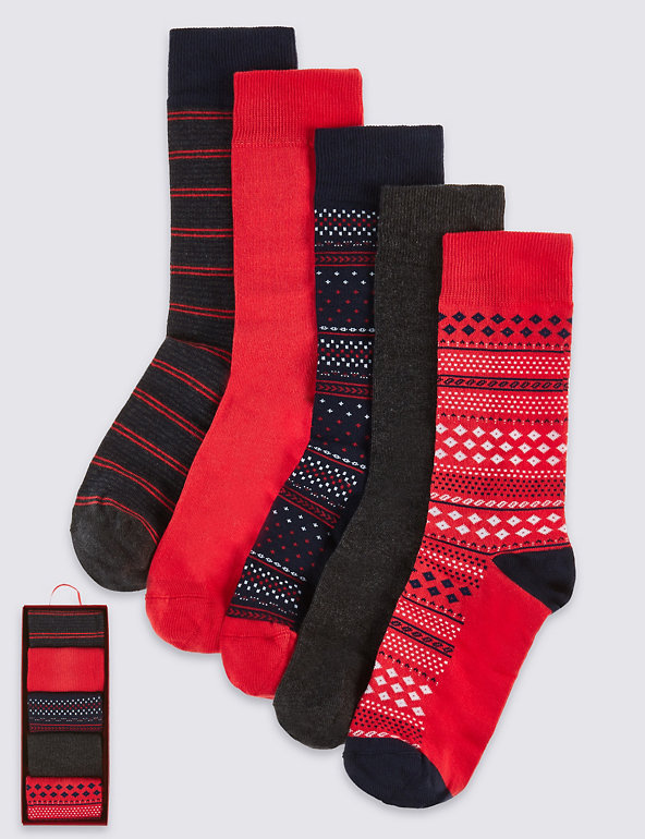 5 Pairs Pack Christmas Fairisle Boxed Socks Image 1 of 2