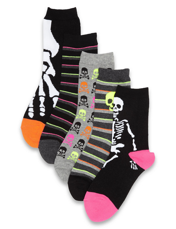 5 Pairs of Freshfeet™ Skull & Striped Socks with Silver Technology (5-14 Years) Image 1 of 1