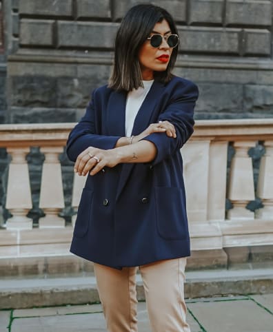 Women's outfits with on sale navy blue blazer