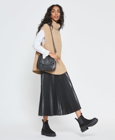 Pleated skirt 2025 with boots