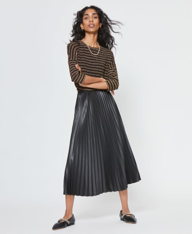 Black Pleated Skirt Styling Ideas