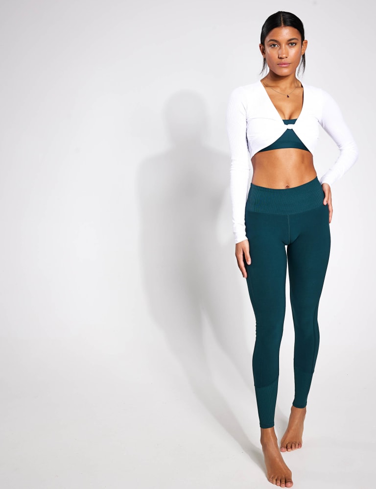 Alo Yoga vs Lululemon: A comparison of premium activewear