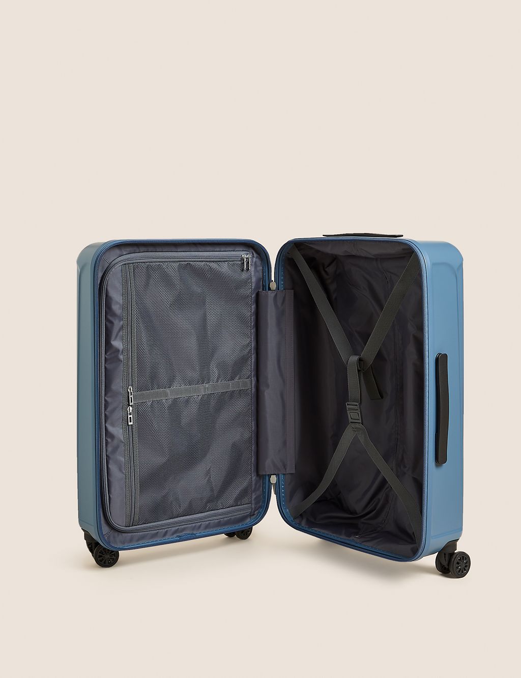 Amalfi 4 Wheel Hard Shell Medium Suitcase 4 of 8