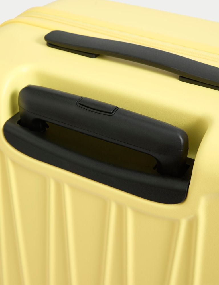 Amalfi 4 Wheel Hard Shell Medium Suitcase 3 of 10