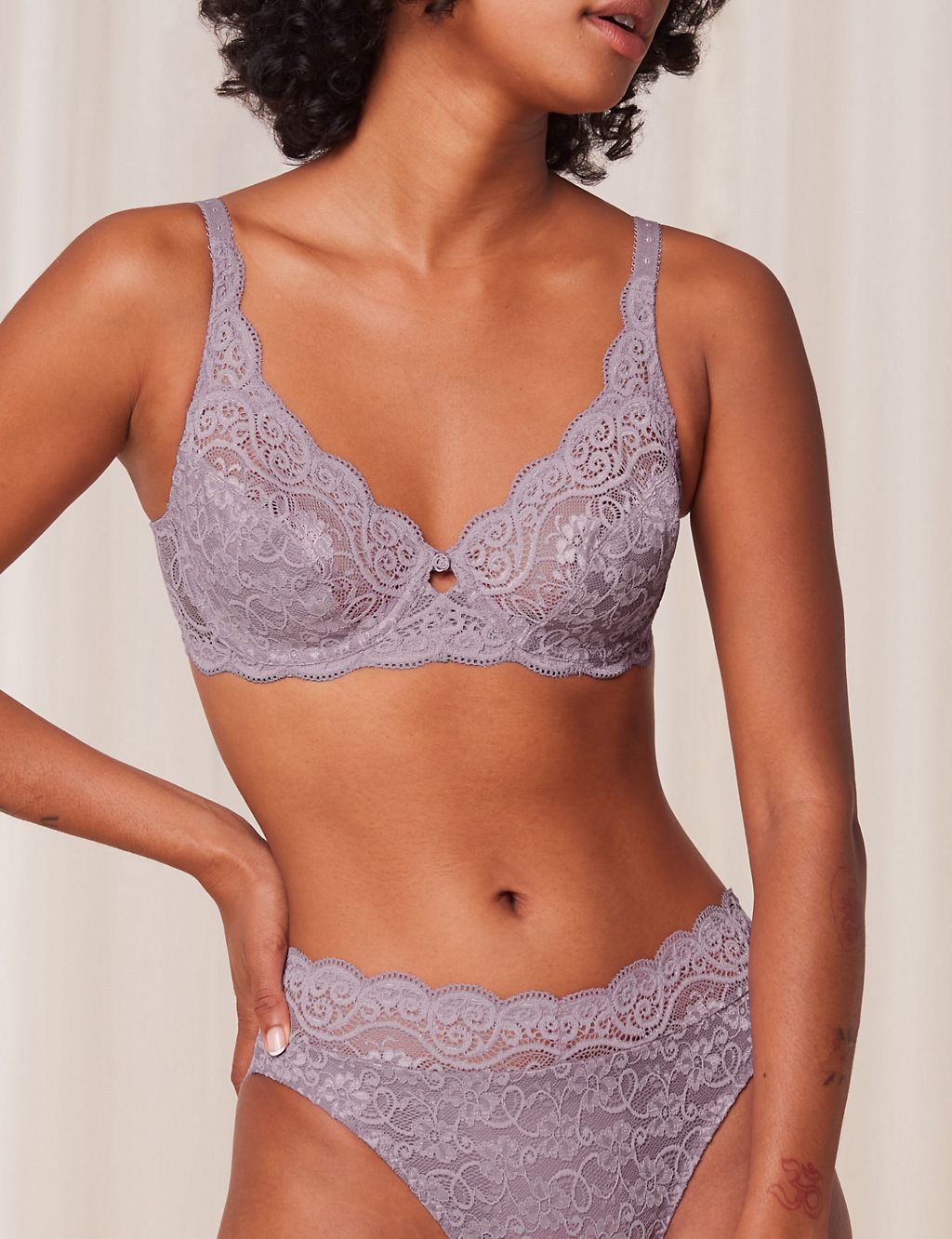 Amourette 300 Lace Underwired Full Cup Bra B-G 3 of 5