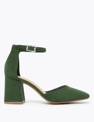 Block heel court top shoes with ankle strap