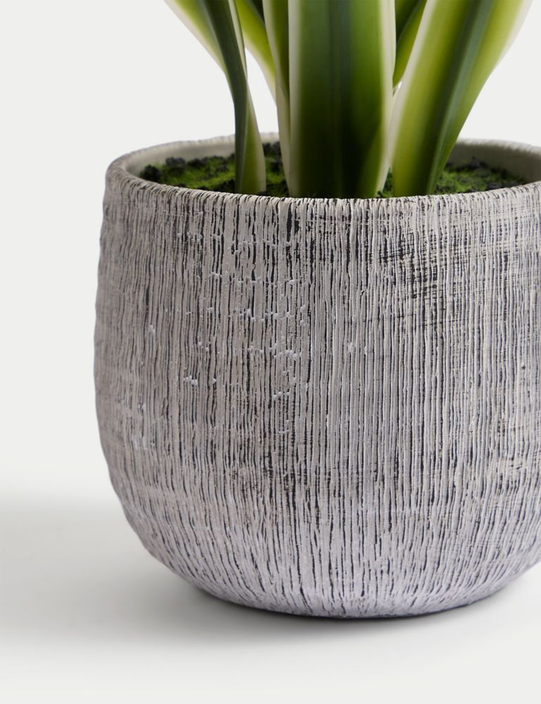 Artificial Natural Lily in Textured Pot 3 of 7