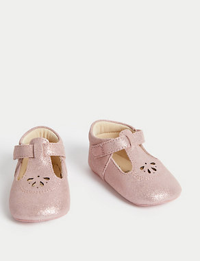 Baby Gift Boxed Leather Pram Shoes (0-1 Yrs) Image 2 of 5