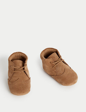 Baby Gift Boxed Suede Pram Shoes (0-18 Mths) Image 2 of 5