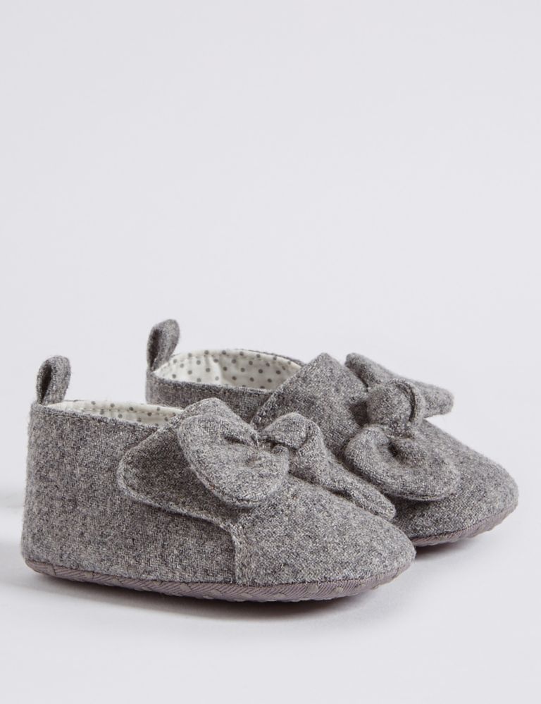 Baby Knot Pram Shoes 1 of 4