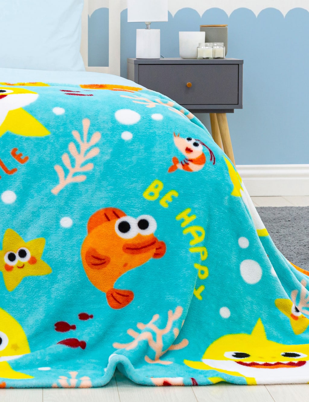 Baby shark throw blanket 2025