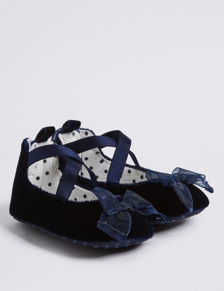 Baby Velvet Bow Pram Shoes 1 of 4