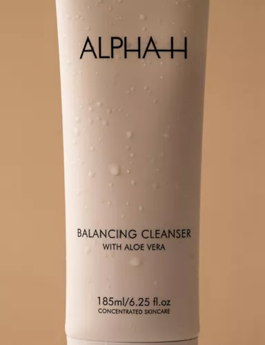 Balancing Cleanser with Aloe Vera 185ml 6 of 7