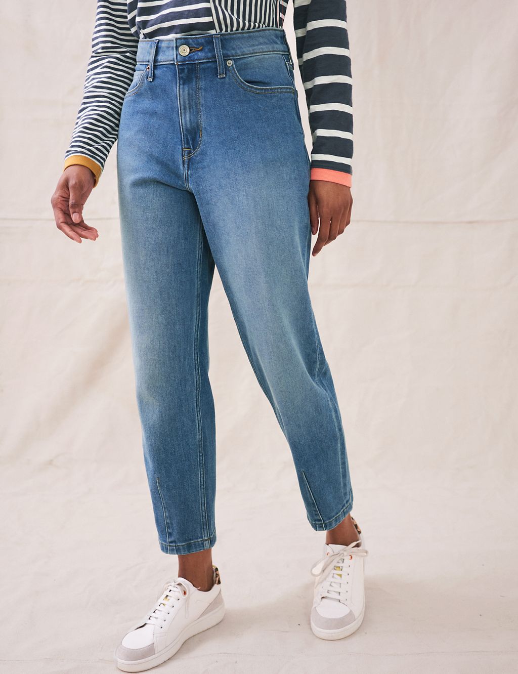 Barrel Jeans with Tencel™ 2 of 6