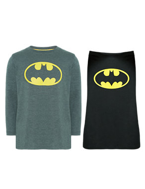 Batman™ T-Shirt with Detachable Cape Image 2 of 6