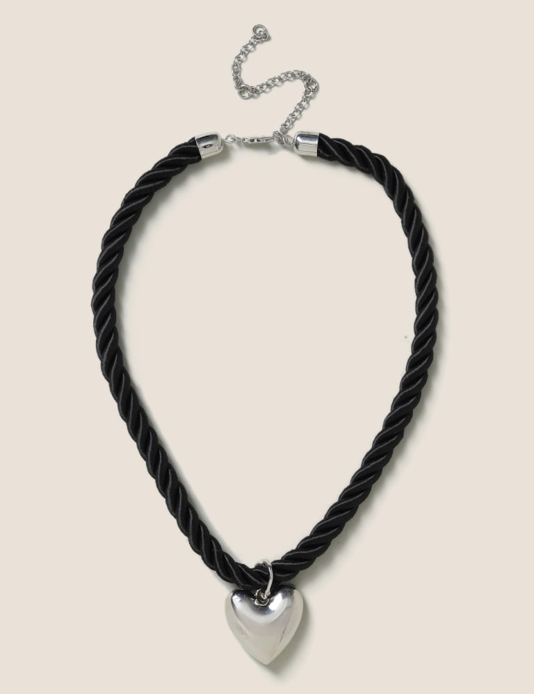 M&s heart outlet necklace