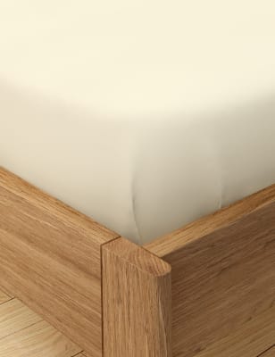 Body Sensor™ Pure Cotton Extra Deep Fitted Sheet Image 1 of 2