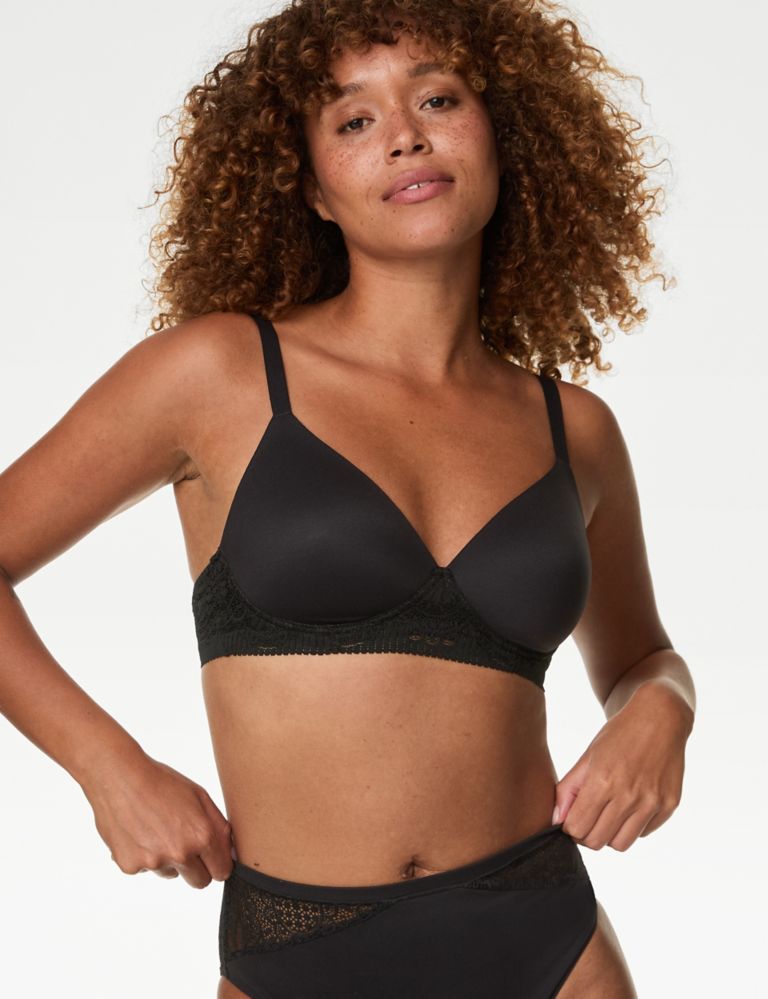 Marks & Spencer Women's Sumptuously Soft Non Wired Padded Full Cup T-Shirt  Bra, Black Mix, 32C : : Clothing, Shoes & Accessories